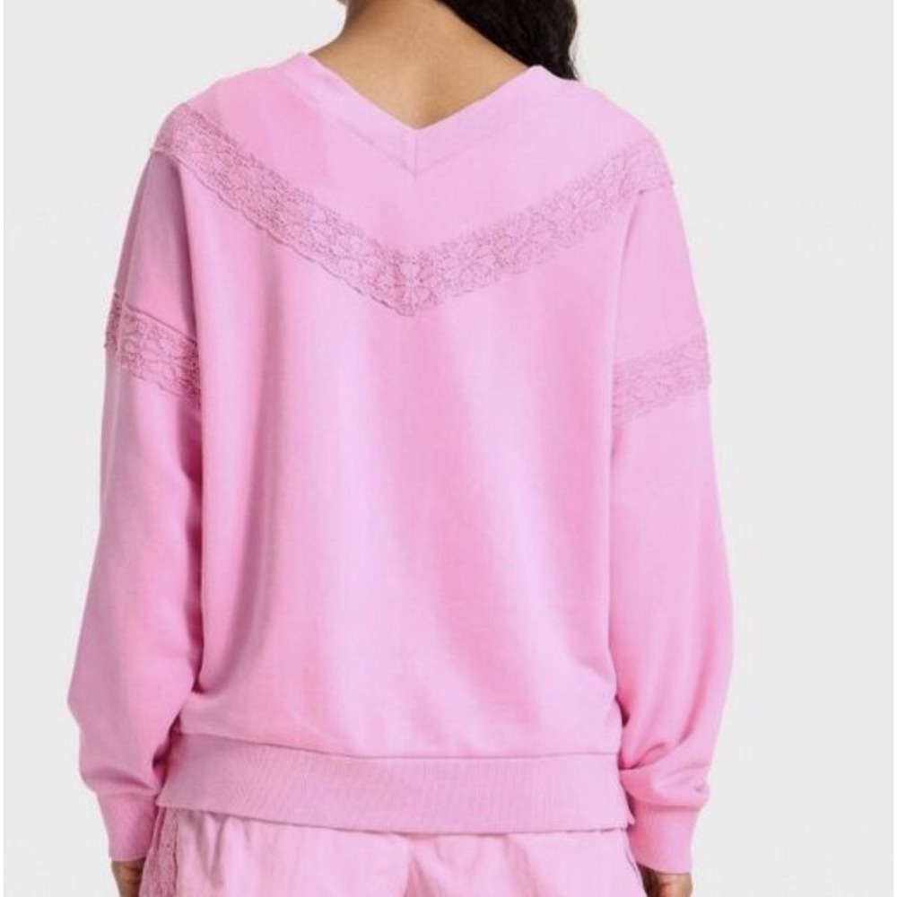 JoyLab Pink Crochet Trim V Neck Pullover Sweatshirt Size Medium - Picture 2 of 10